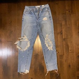 Light blue garage ‘mom’ style jeans
